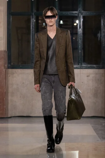 Look 42